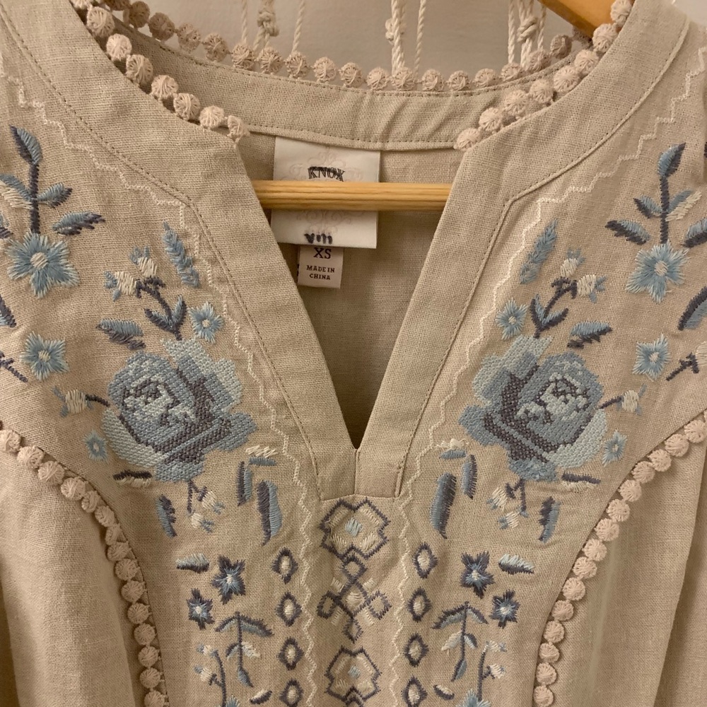 🆕 Simple Summer Shift w/Embroidered Flowers